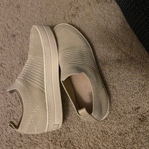 J SLIDES sneaker sz 8